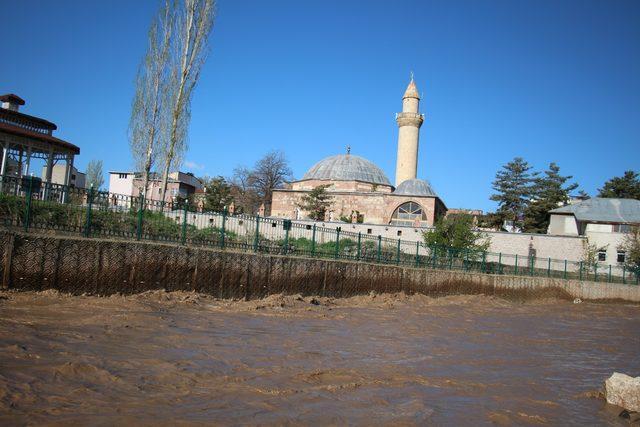 Oltu Çayı'nın debisi 5 kat arttı