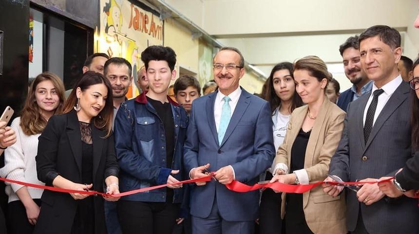 Vali sergi a&ccedil;tı