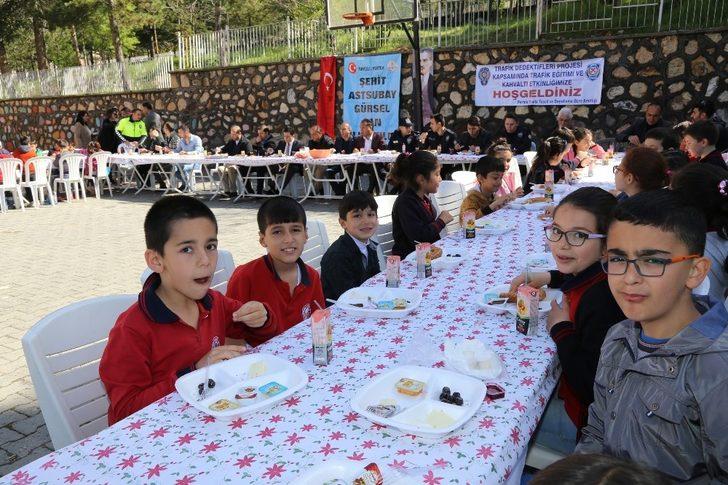 Pertek ilçesinde "Trafik Haftası" etkinlikleri G4