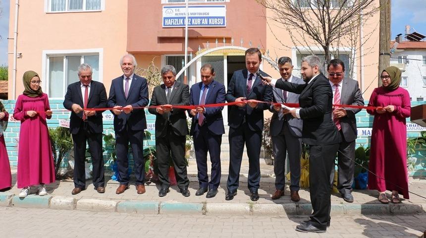 Hafızlık Yatılı Kız Kur&rsquo;an Kursu yeni binasına taşındı