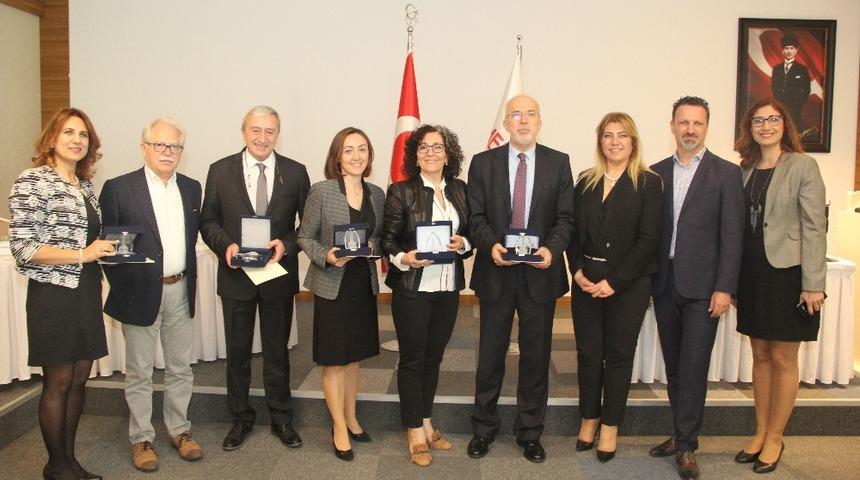 Sağlık sekt&ouml;r&uuml; panelde buluştu