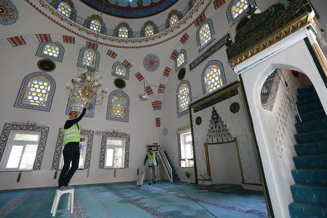 Buca’nın camileri Ramazan’a hazır