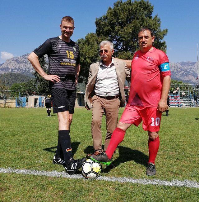 Kemer’de  Dostluk ve Kardeşlik Futbol Turnuvası