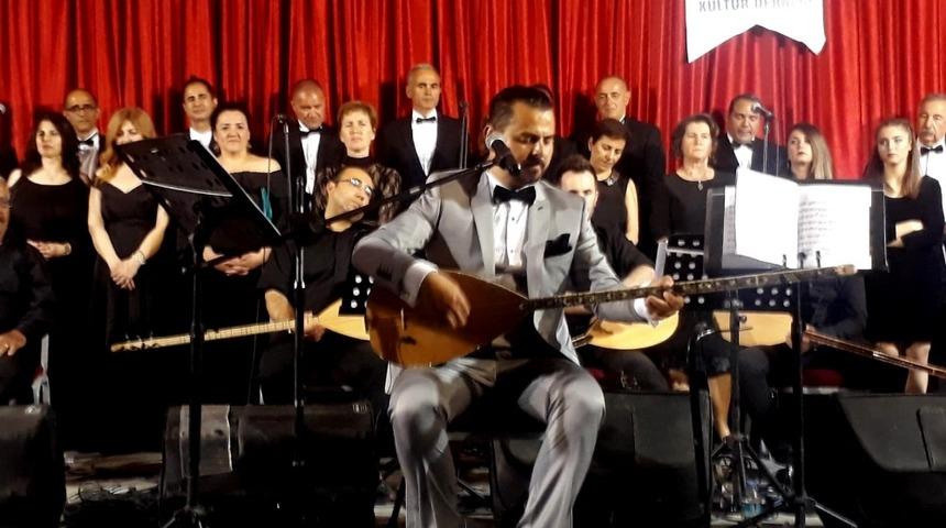 &Ccedil;eşme&rsquo;de bahar, t&uuml;rk&uuml;lerle karşılandı