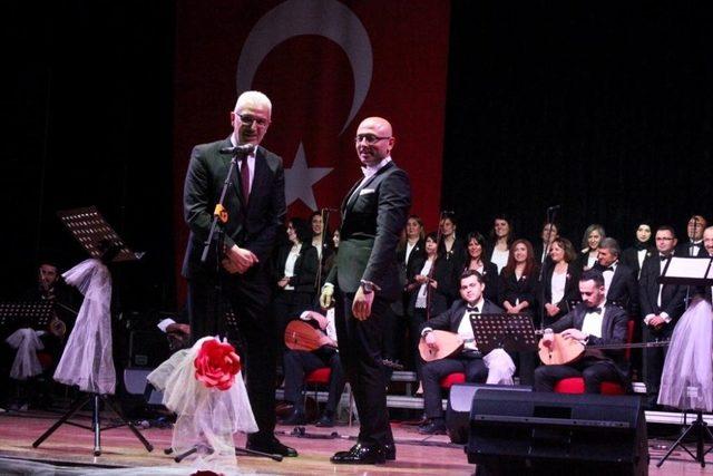 Bilecik ve Bozüyük’ün kültür elçisi, koro şefi ve bağlama hocası Mehmet Uysal’a bir ödül daha