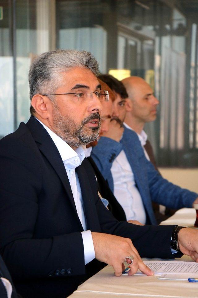 Aksu: “Siyasette ve belediyecilikte ‘kızgın demiri soğutma’ politikası uygulanmalı