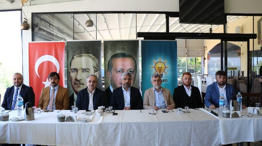 Aksu: &ldquo;Siyasette ve belediyecilikte &lsquo;kızgın demiri soğutma&rsquo; politikası uygulanmalı"