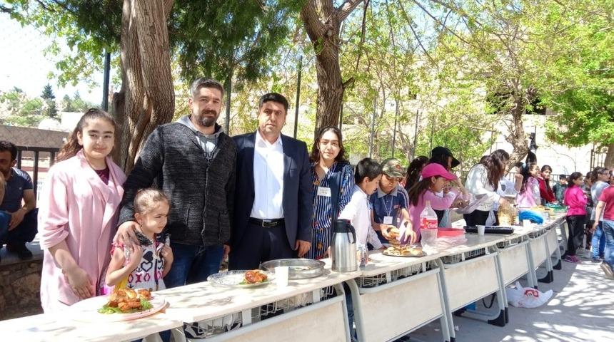 &Ouml;ğrenciler ramazan &ouml;ncesi yetimleri sevindirdi