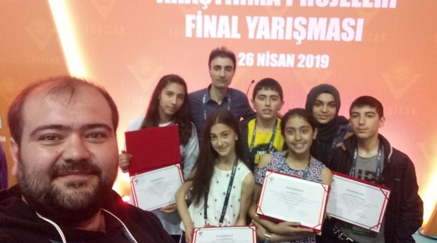 Yaptıkları projelerle büyük başarı elde ettiler