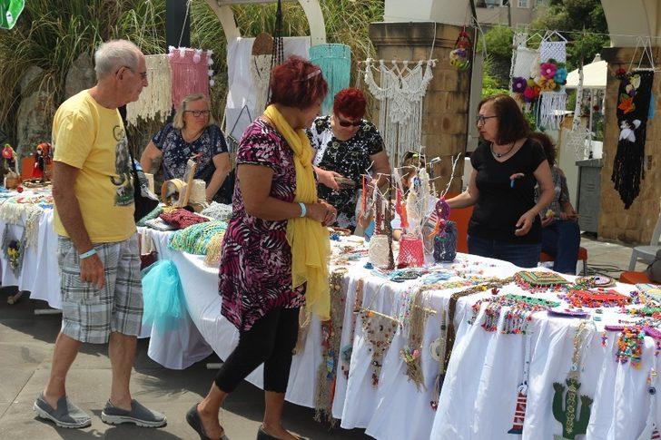 Kursiyerlerin yaptığı ürünlere turistler yoğun ilgi gösteriyor G2