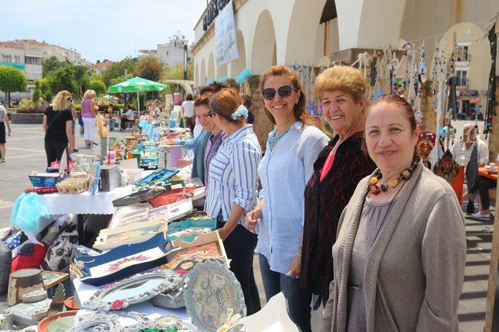 Kursiyerlerin yaptığı ürünlere turistler yoğun ilgi gösteriyor G5