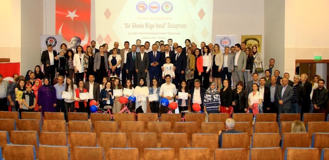 &lsquo;Bir bilenle, bilge nesil&rsquo; &ouml;d&uuml;lleri verildi