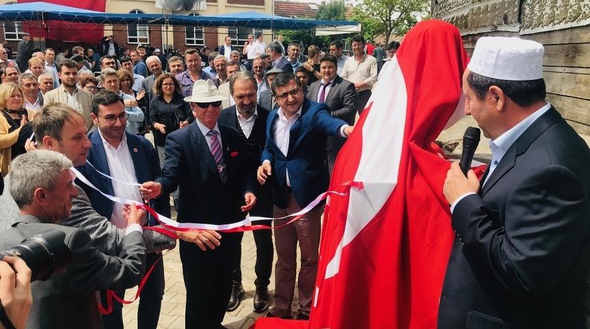 Başkan &Ouml;z Atat&uuml;rk b&uuml;st&uuml;n&uuml;n a&ccedil;ılışını yaptı