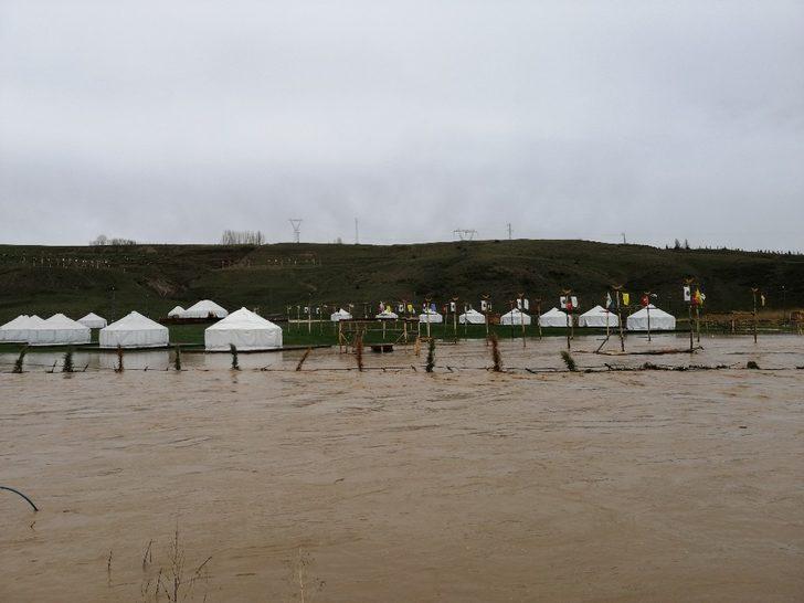 Ahlat’ta yağışlar hayatı olumsuz etkiledi G1