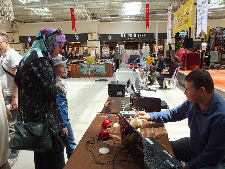 Öğrencilerin yapmış olduğu robotlar vatandaşlarla buluştu G3