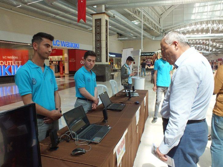 Öğrencilerin yapmış olduğu robotlar vatandaşlarla buluştu G4