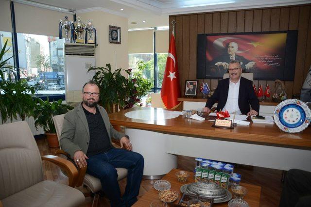 Saadet’ten istifa edip AK Parti’ye katıldı