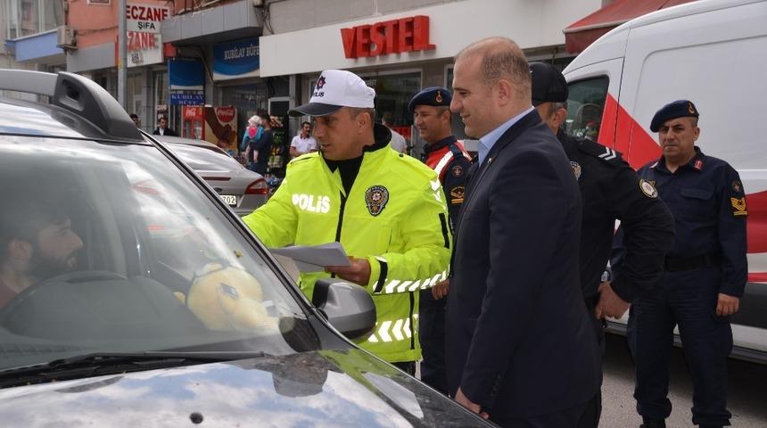 Kaymakam Taş s&uuml;r&uuml;c&uuml;leri bilgilendirildi