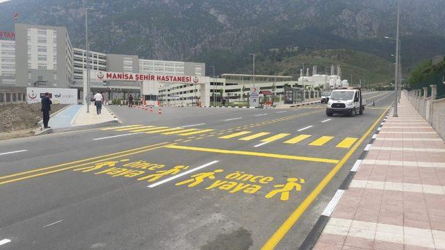 Manisa Şehir Hastanesi’nin yol çizgileri yapıldı