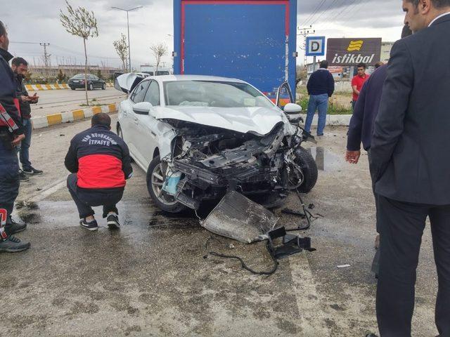 Van’da zincirleme trafik kazası: 6 yaralı