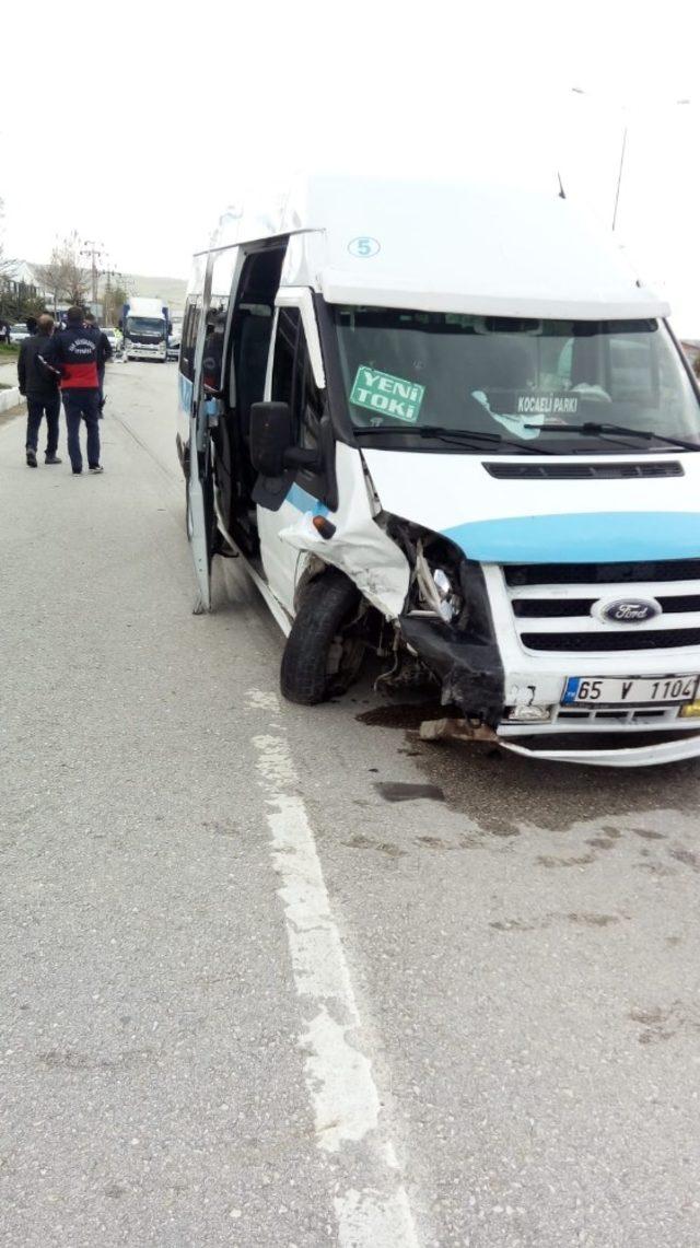 Van’da zincirleme trafik kazası: 6 yaralı