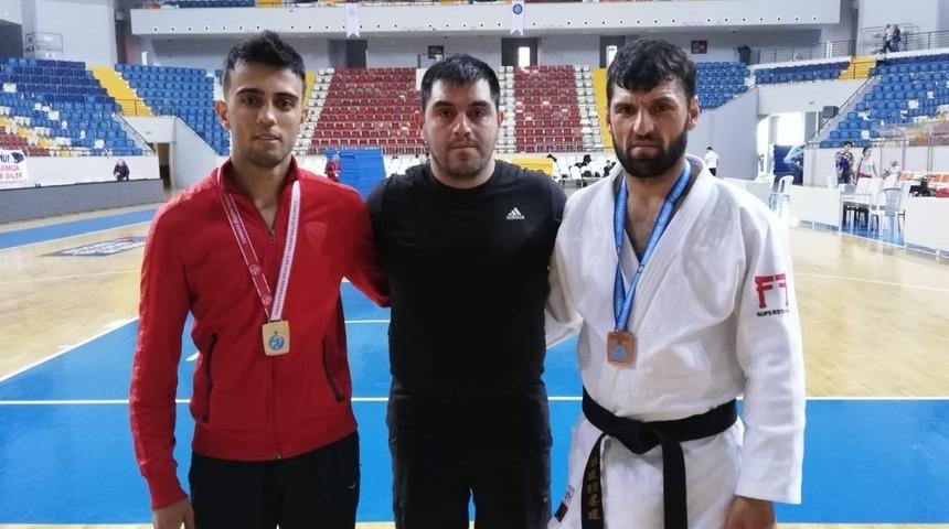 Diyarbakırlı işitme engelli sporculardan 3 madalya