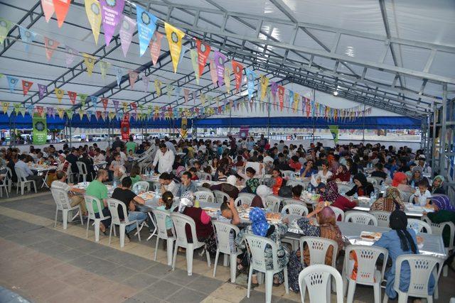 Diyarbakır’ın dört ayrı merkezinde iftar çadırı