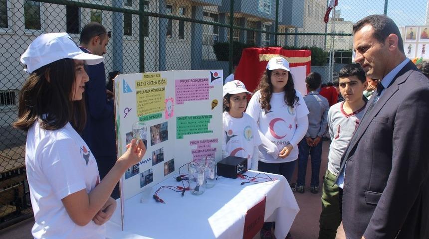 Yarının b&uuml;y&uuml;kleri tasarladıkları projelerini sergiliyor