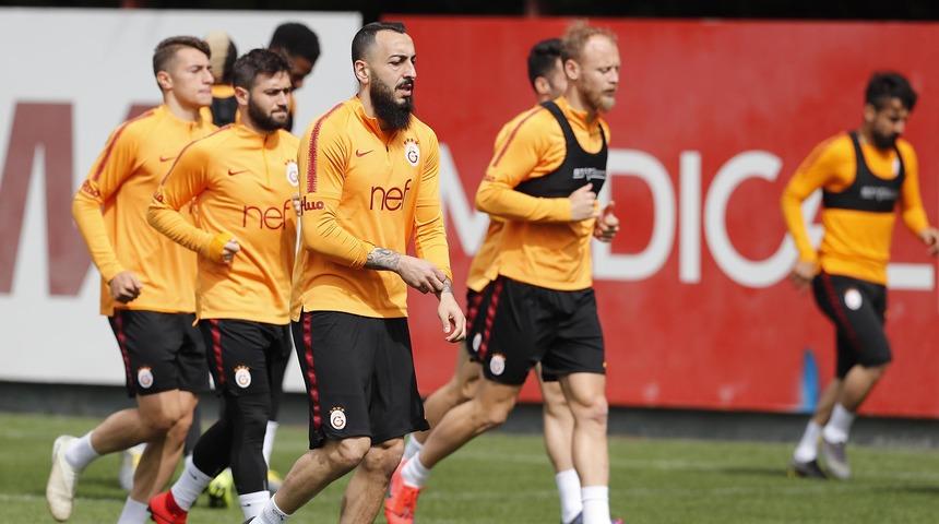 Galatasaray'da Beşiktaş maçı öncesi Kostas Mitroglou sakatlandı