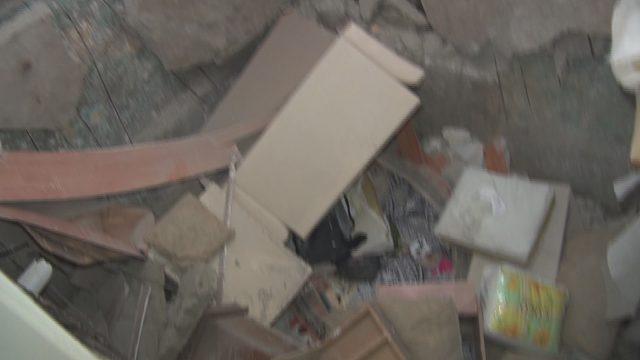 Fatih'te 3 katlı binada çökme: 3 yaralı (1)