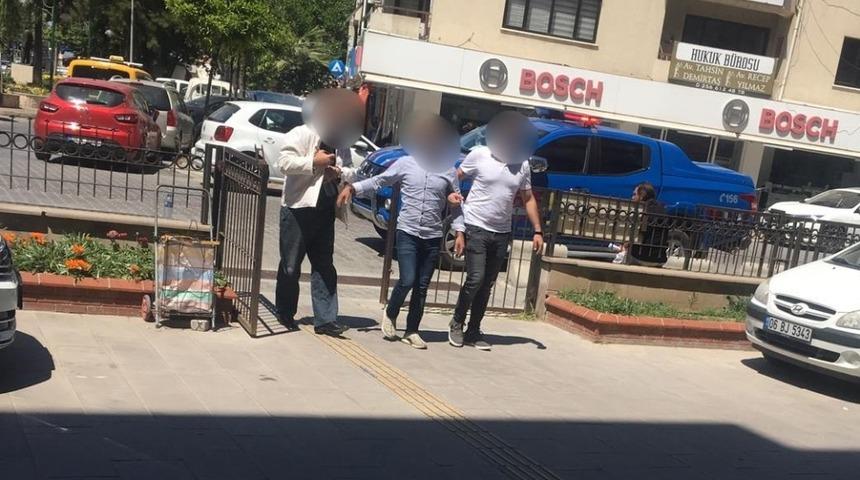 Kuşadası&rsquo;nda kesinleşmiş hapis cezası olan iki kişi yakalandı