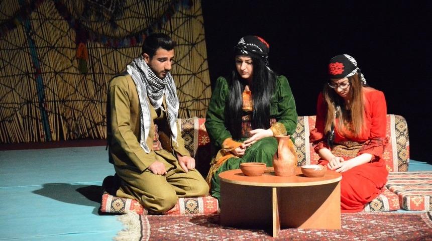 “Cumhuriyet Devrinin Bir Serhat Vilayeti Hakkâri” sempozyumu