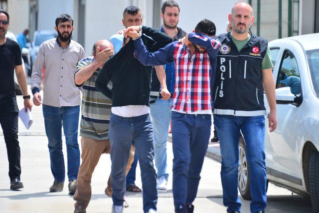 Adana'da uyuşturucu sattığı iddia edilen 4 şüpheli tutuklandı