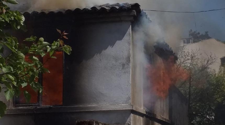 Metruk ev k&uuml;l oldu