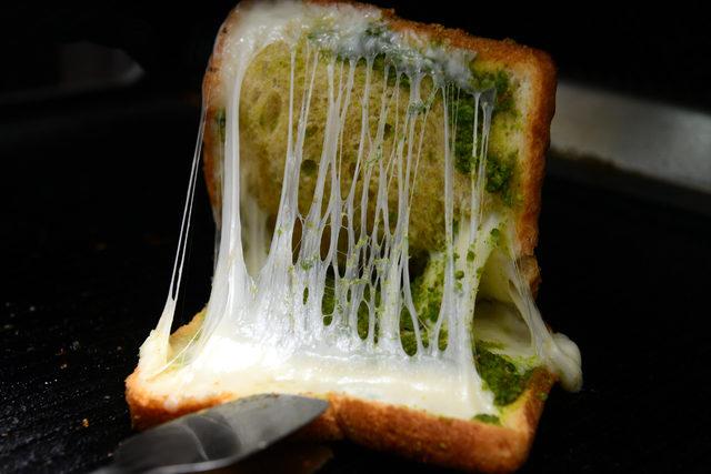 Adana da katmerli tost ilgi g&ouml;r&uuml;yor 1