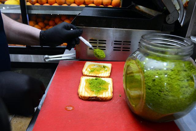 Adana da katmerli tost ilgi g&ouml;r&uuml;yor 4