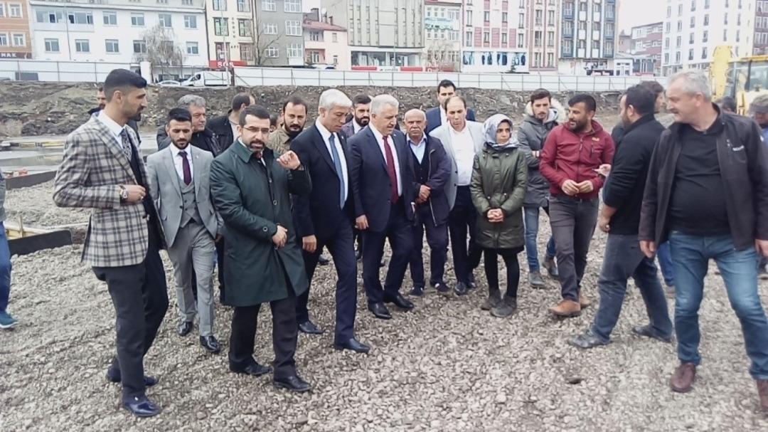 Kars Milletvekilleri k&uuml;lliye inşaatını inceledi