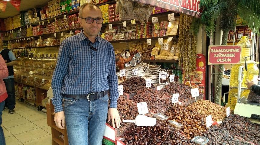 Ramazan&rsquo;ın hurma satıcılarının y&uuml;z&uuml;n&uuml; g&uuml;ld&uuml;rd&uuml;
