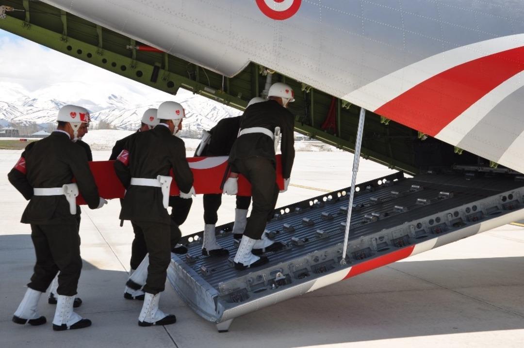 Şehitler memleketlerine uğurlandı