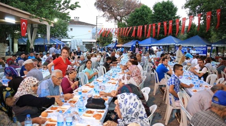 Aydın Büyükşehir vatandaşları iftar sofralarında buluşturuyor