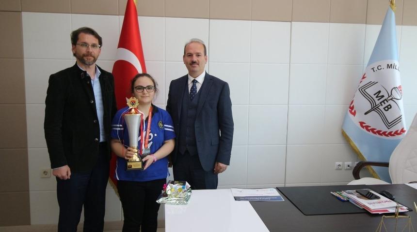 Yalovalı satran&ccedil;&ccedil;ı d&uuml;nya ikincisi oldu