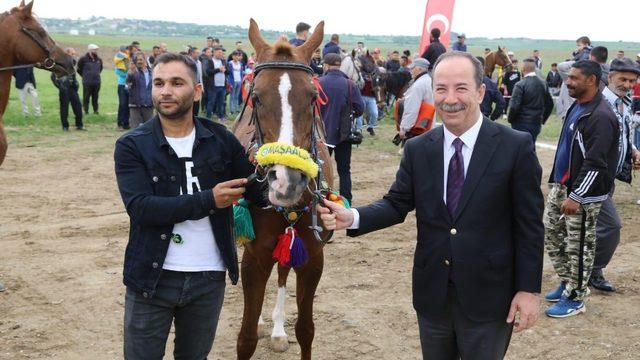 Bir yanda 9/8 müzikler, bir yanda ‘nal’ sesi