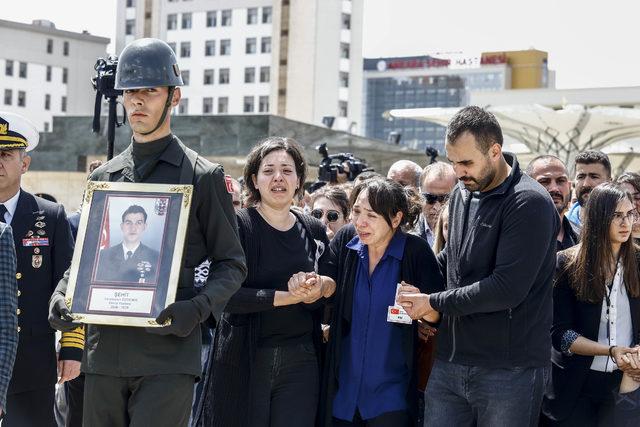 Şehit Yüzbaşı Özdemir, Ankara'da son yolculuğuna uğurlandı (2)