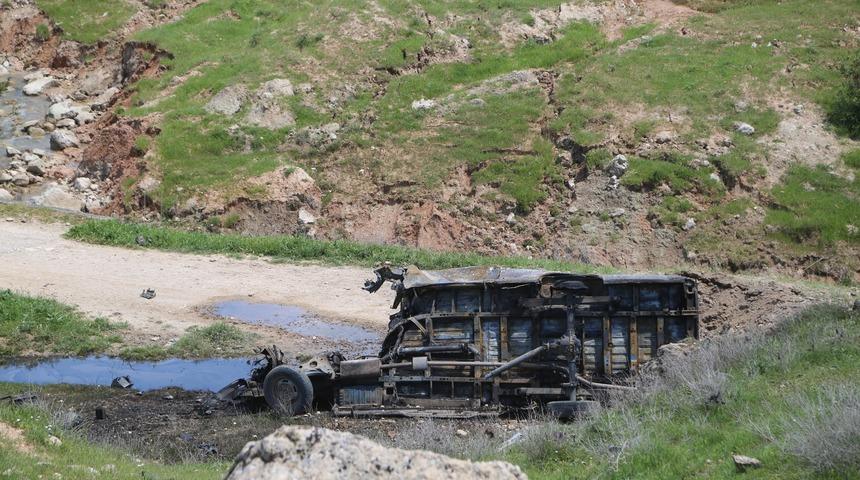Şırnak'ta EYP'li hain tuzak! &Ouml;ğrenci servisinin ge&ccedil;işi sırasında patladı