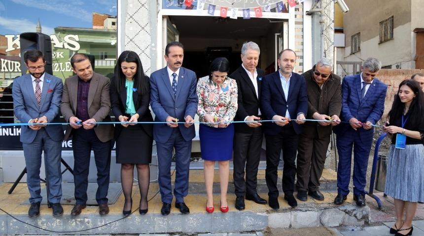 UCİM Erzurum Temsilciliği çocuk makasları ile açıldı