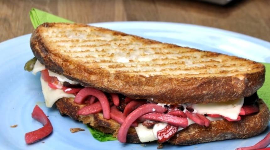 &lsquo;Ayvalık tostu&rsquo; yetim kaldı