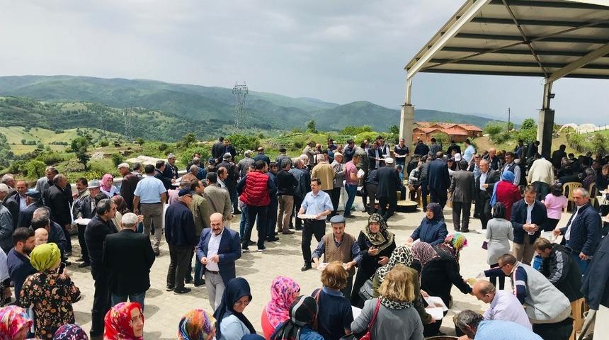 &Ccedil;al k&ouml;y&uuml;nde hayır yemeği d&uuml;zenlendi