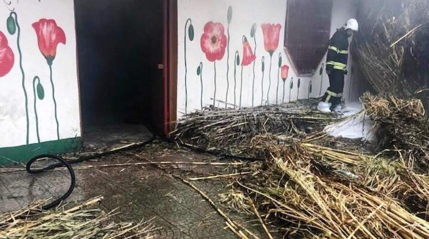 Aydın&rsquo;daki yangında Roman Derneği&rsquo;nin binası hasar g&ouml;rd&uuml;