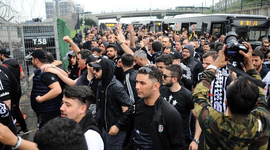 Derbi &ouml;ncesi olay! G&ouml;zaltına alındı