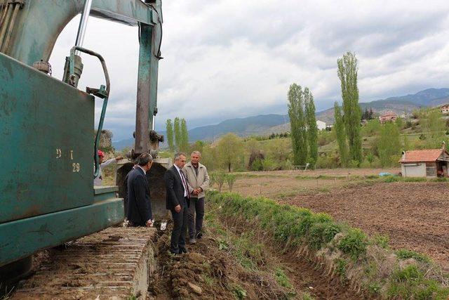 Kaymakam Pişkin, sulama kanallarında incelemelerde bulundu